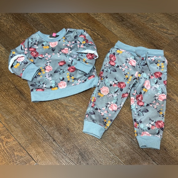 Vince Camuto Floral Babygirl 12 month Outfit - Picture 2 of 4